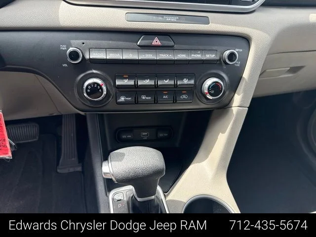 Used 2020 Red Kia LX image 22