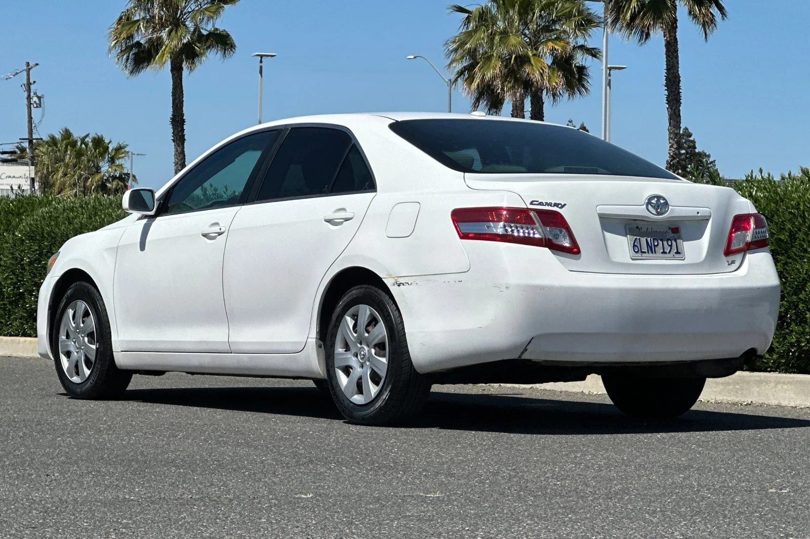 Used 2010 White Toyota  image 6