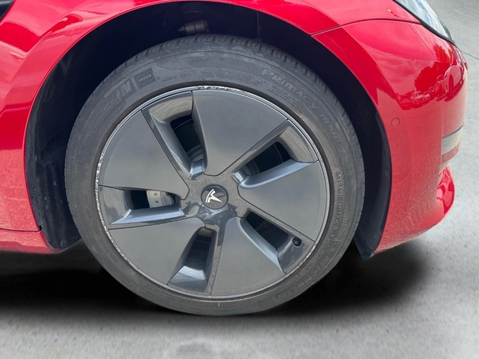 Used 2022  Tesla Long Range image 19
