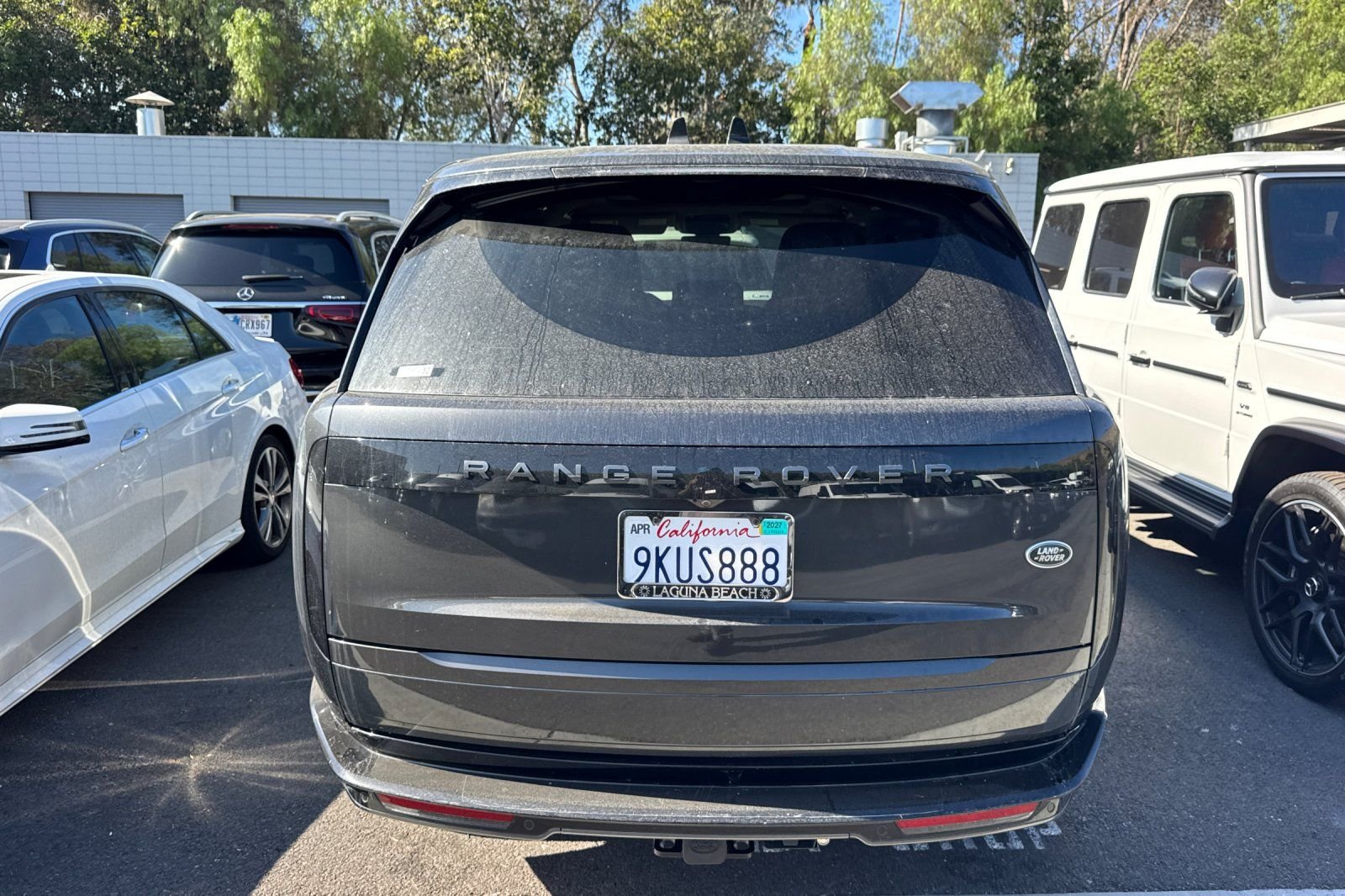 Used 2023  Land Rover SE image 9