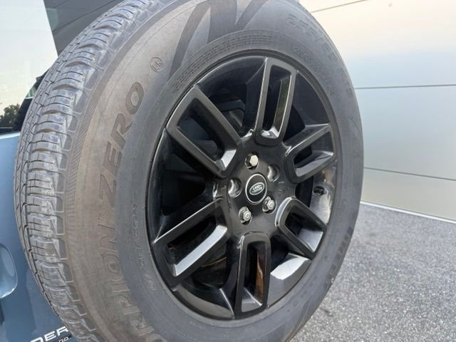 Used 2023 Blue Land Rover SE image 11