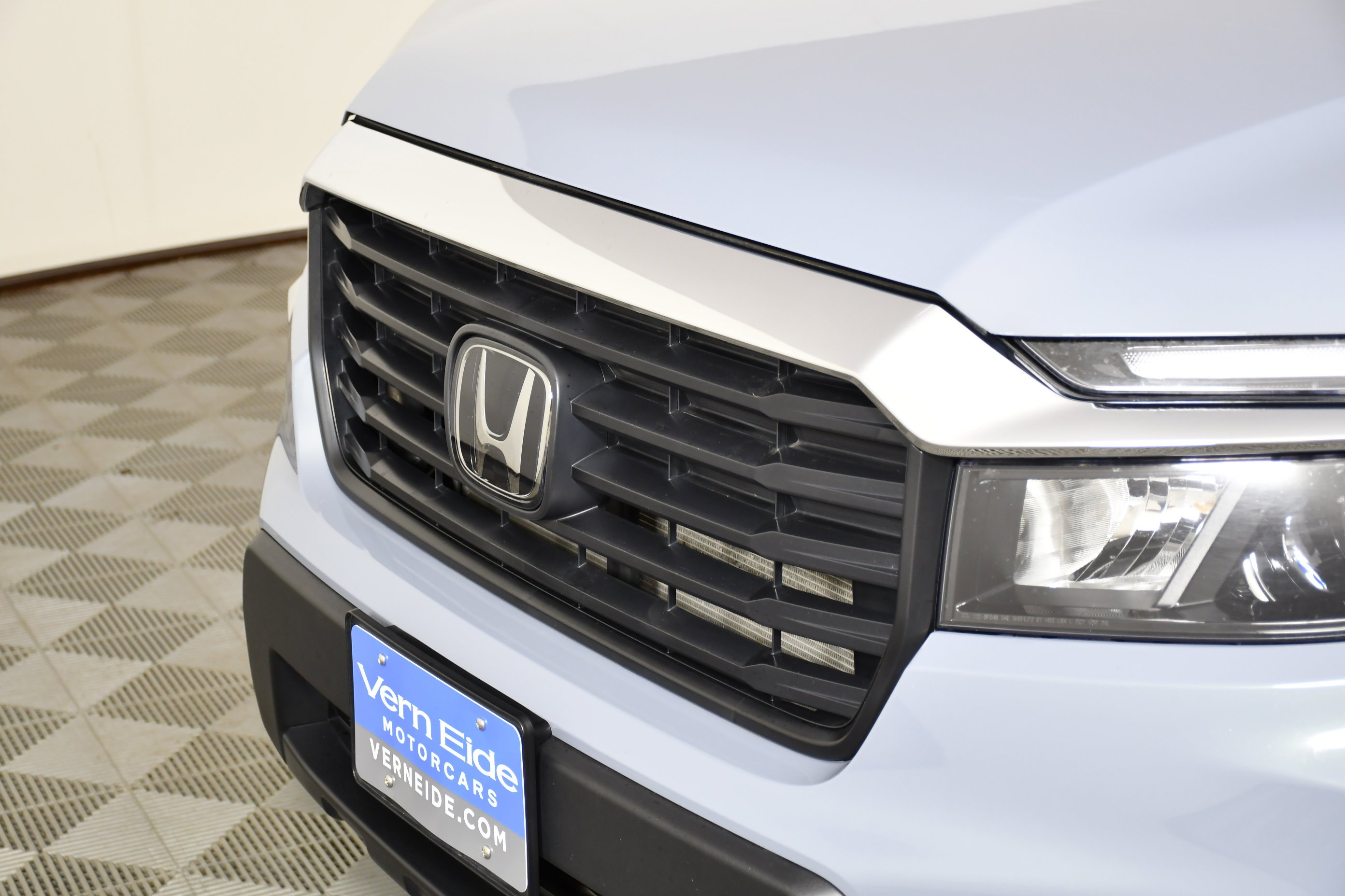 Certified Used 2023 Sonic Gray Pearl Honda AWD RTL image 11