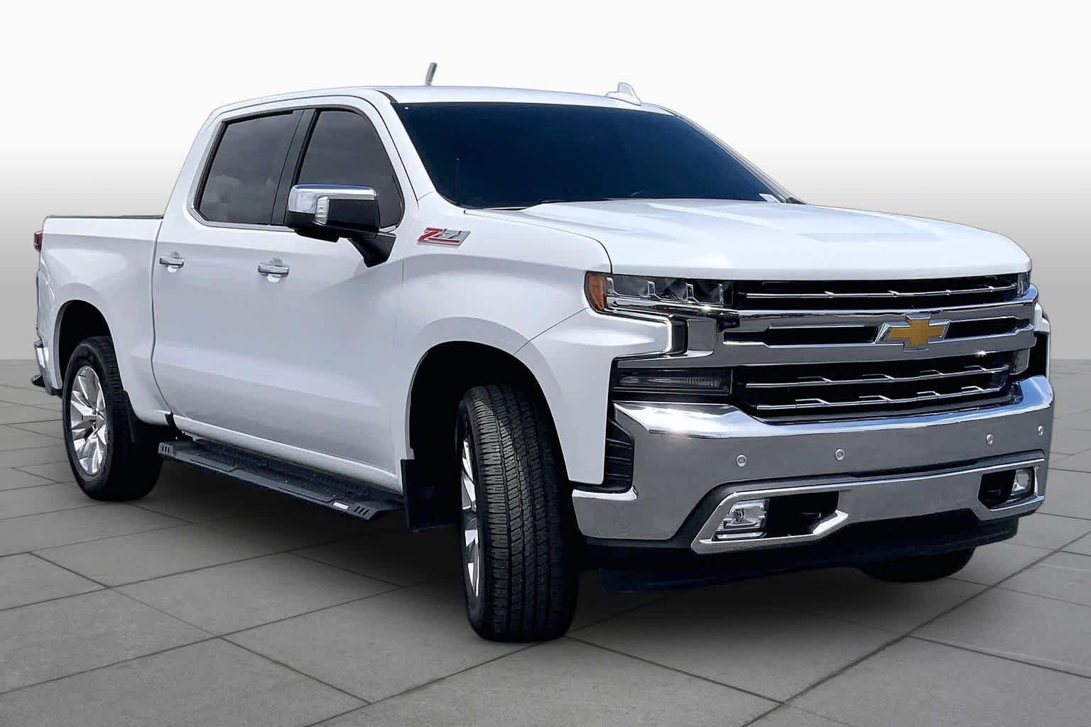 Used 2022 Summit White Chevrolet LTZ image 3
