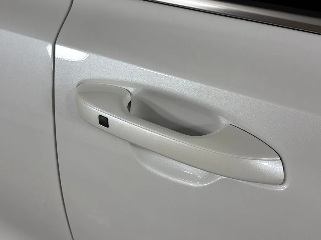 New 2026 Snow White Pearl Kia EX image 12