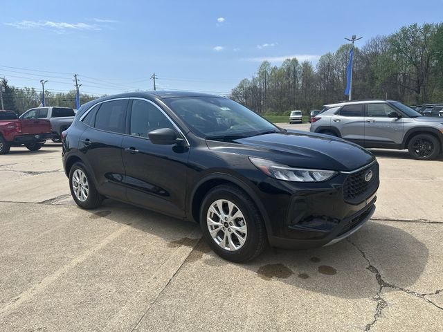 Used 2023 Black Ford Active image 11