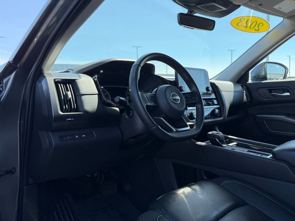 Used 2023 Gray Nissan SL image 11