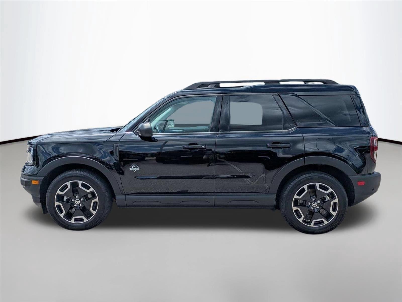 Used 2023 Shadow Black Ford Outer Banks image 8