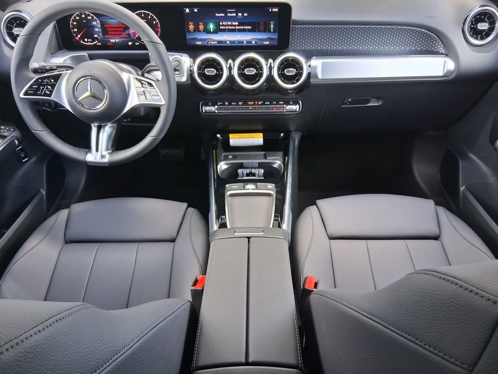 New 2026 Polar White Mercedes-Benz GLB 250 image 43