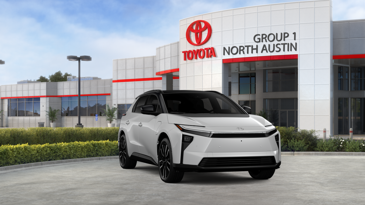 New 2026 Wind Chill Pearl with Midnight Black Metallic roof Toyota Limited image 16