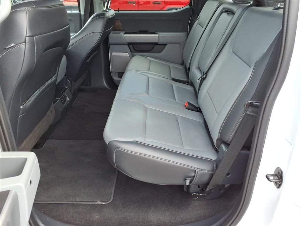 Used 2021 White Ford Lariat image 13
