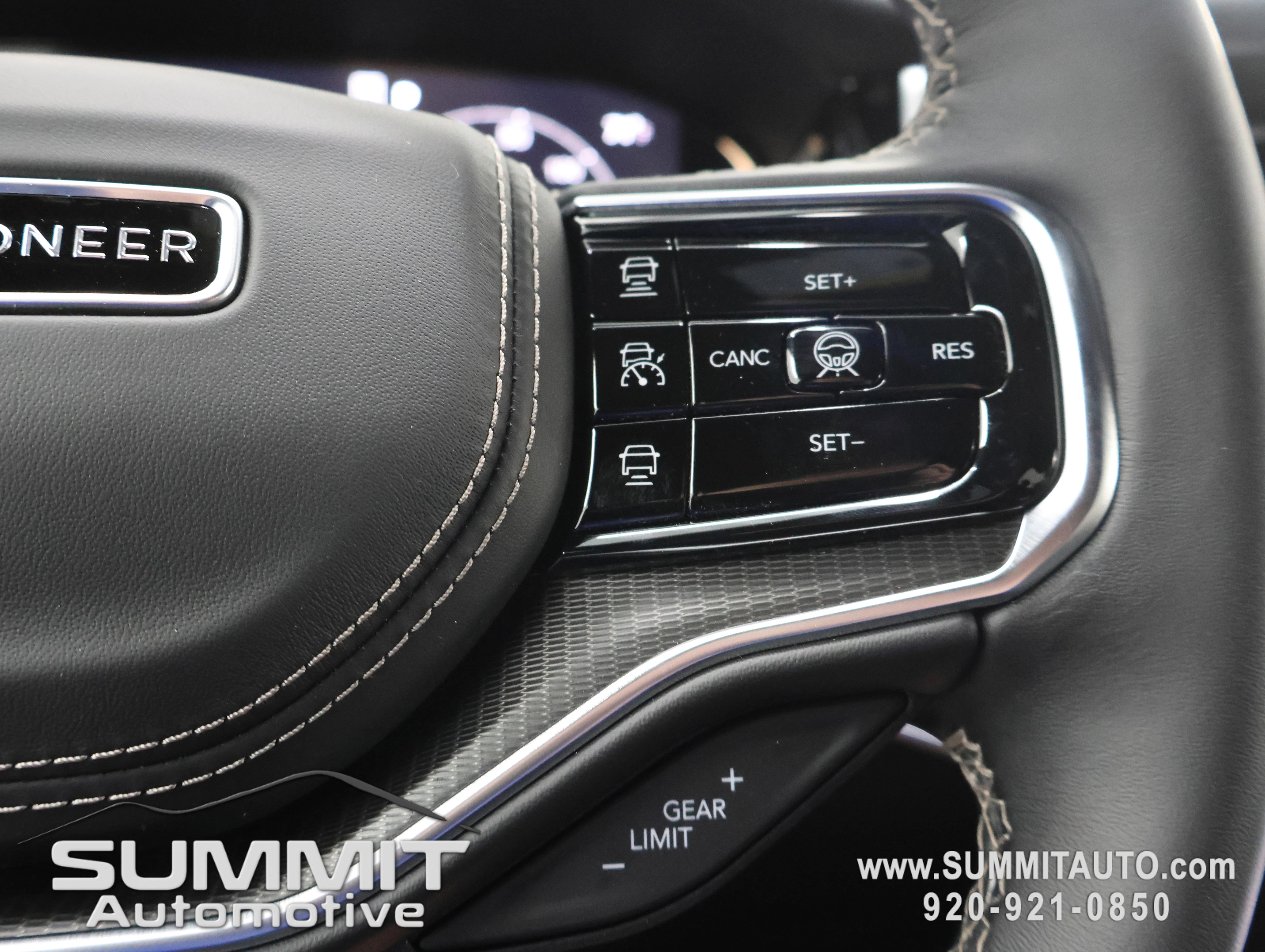 New 2026 Silver-Zynith Exterior Paint Jeep Summit Obsidian image 14
