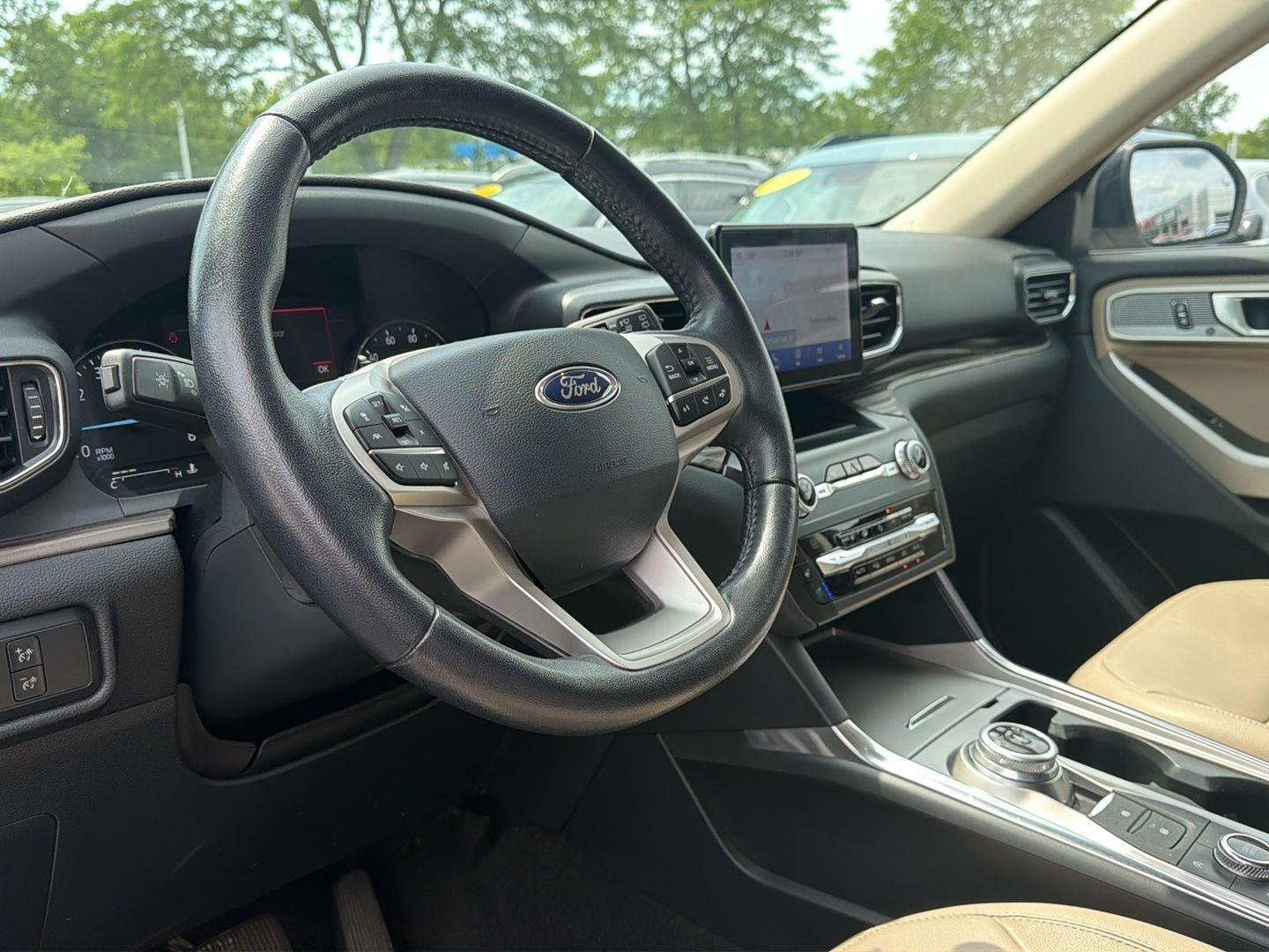 Used 2020 Star White Metallic Tri-Coat Ford Limited image 5