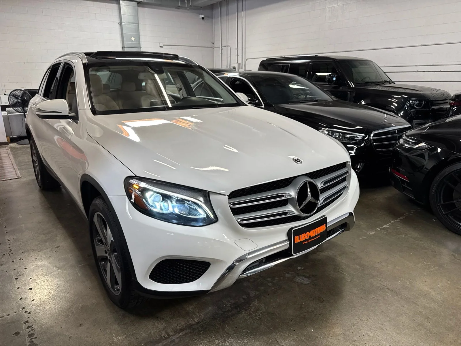 Used 2019 White Mercedes-Benz GLC 300 image 3