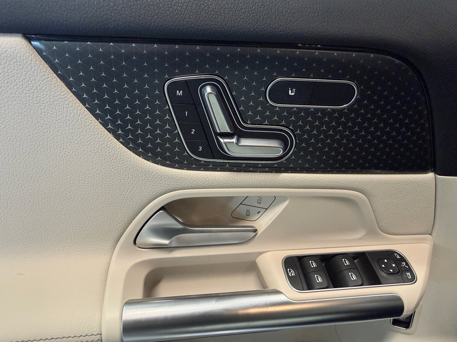 Certified Used 2026 Polar White Mercedes-Benz GLA 250 image 17