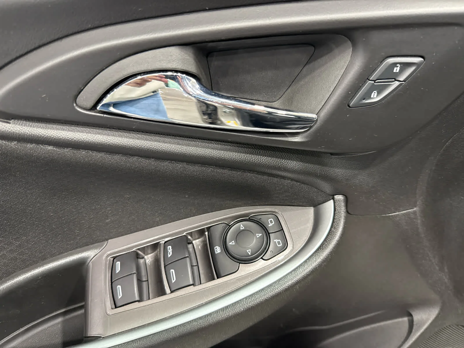 Used 2024 Mineral Gray Metallic Chevrolet 1LT image 15