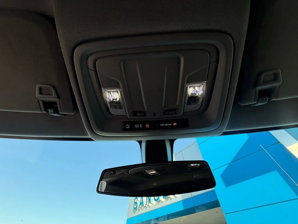 Used 2019 SUMMIT WHITE Chevrolet RST image 24