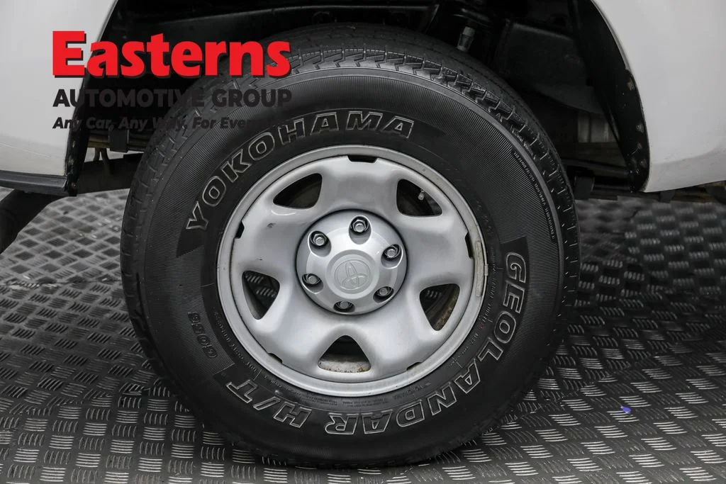 Used 2019 White Toyota SR image 27