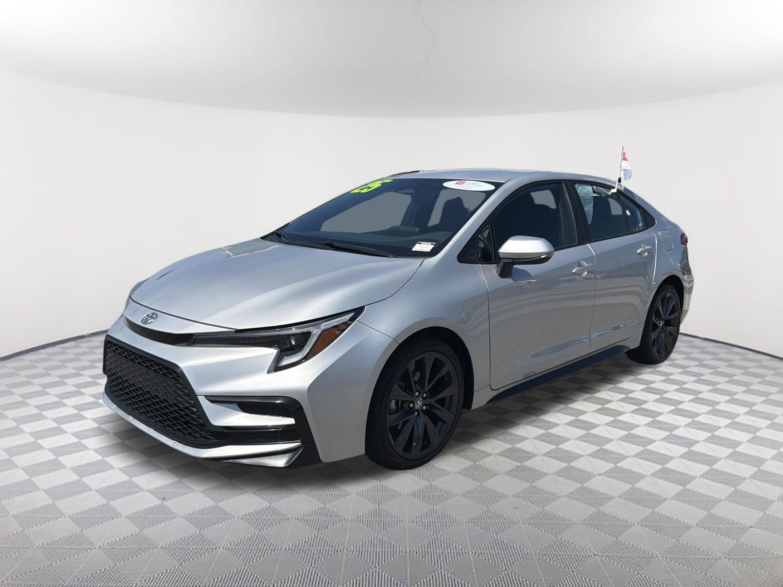 Used 2025 Classic Silver Metallic Toyota SE image 3
