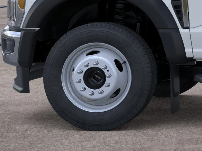 New 2026 Oxford White Ford F-550® XL image 19