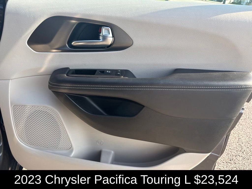Used 2023 Crystal Metallic Chrysler Touring L image 20