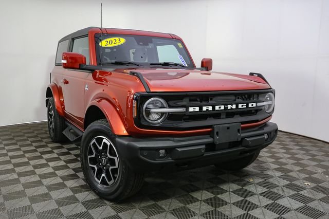Used 2023 Red Ford Outer Banks image 3