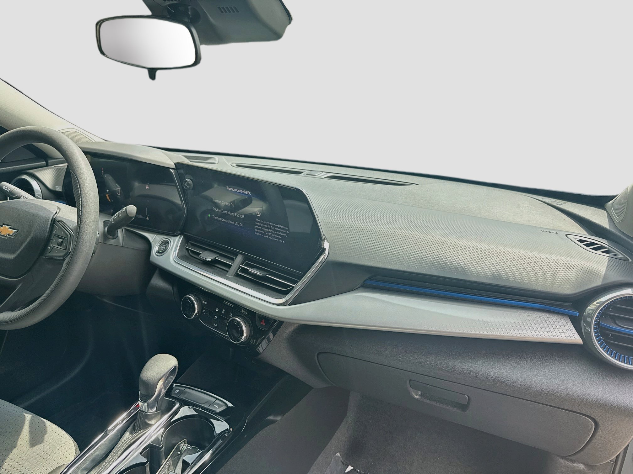 2025 Chevrolet Trax LT - Photo 29
