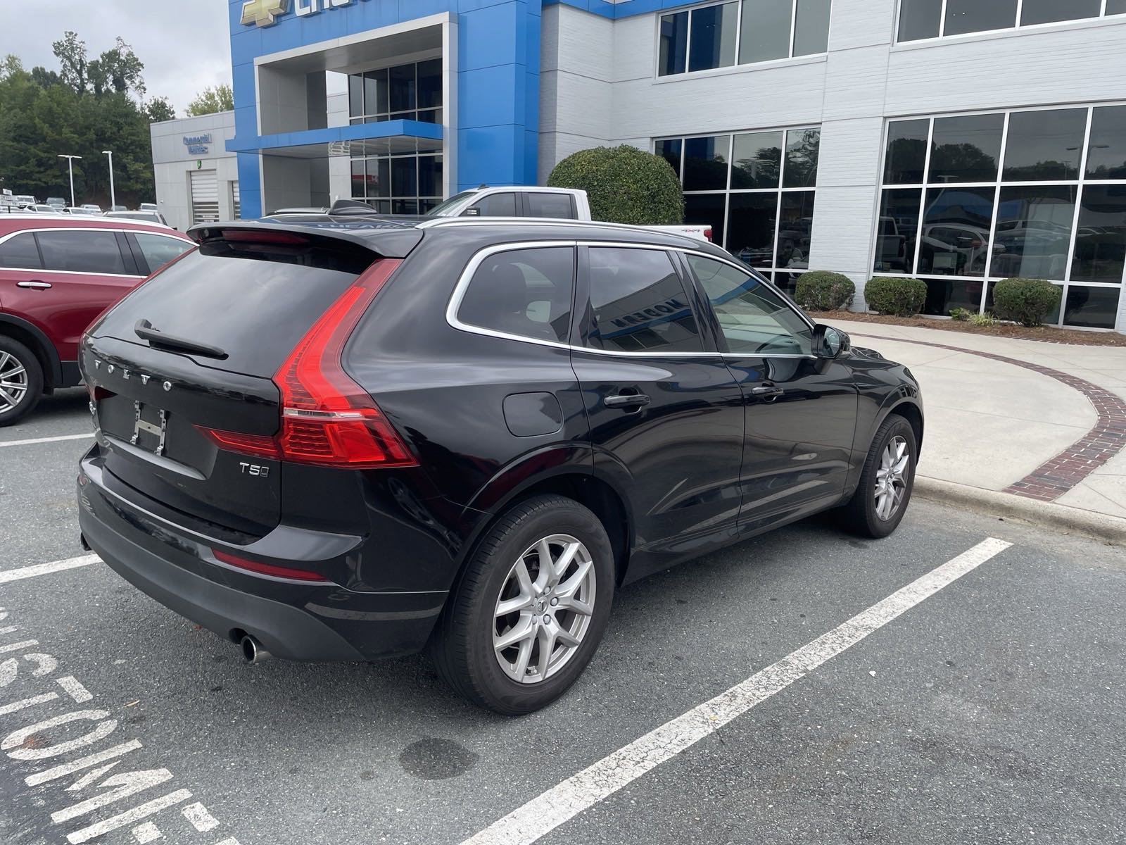 Used 2019  Volvo  image 3