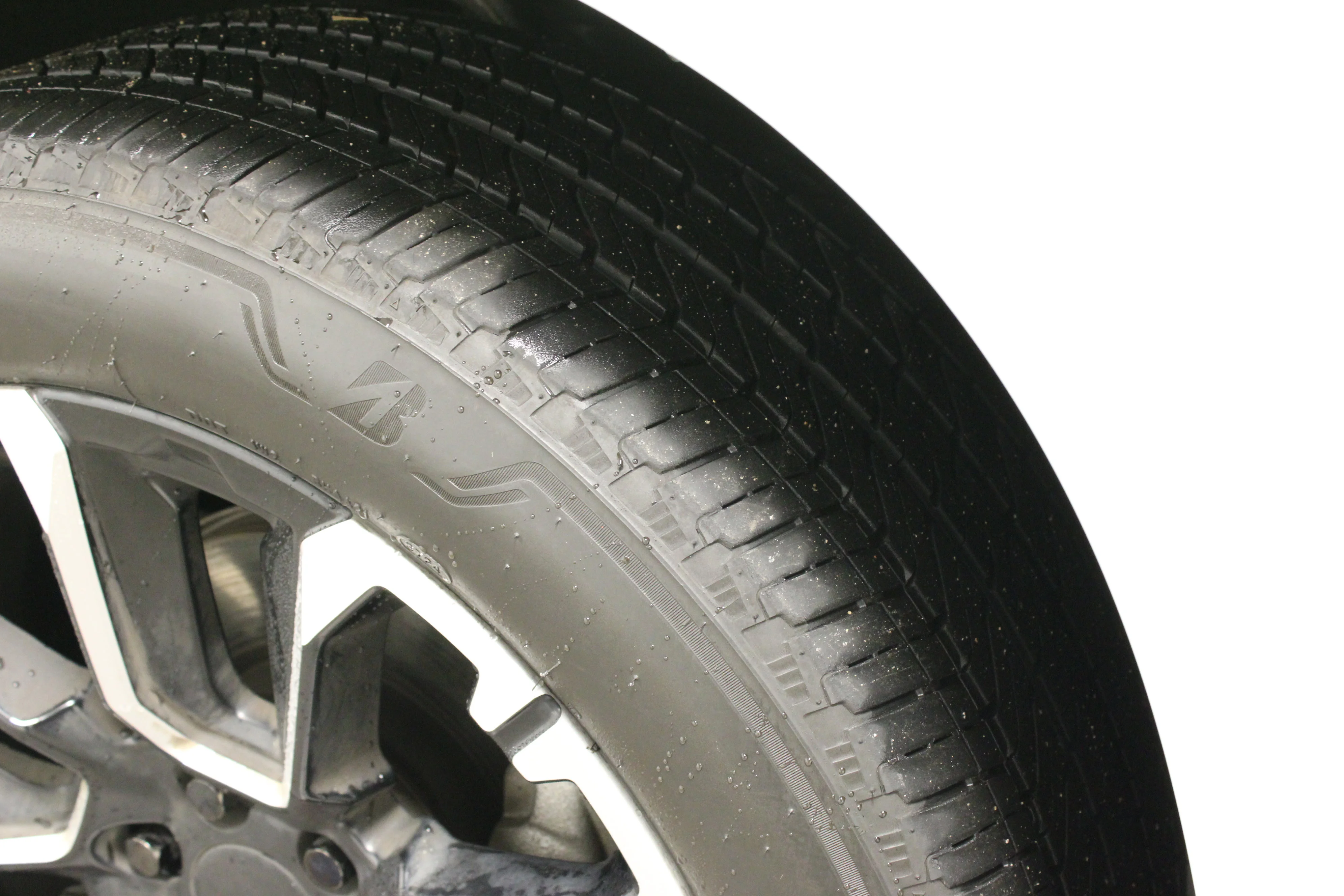 Used 2022 Summit White GMC Denali image 12