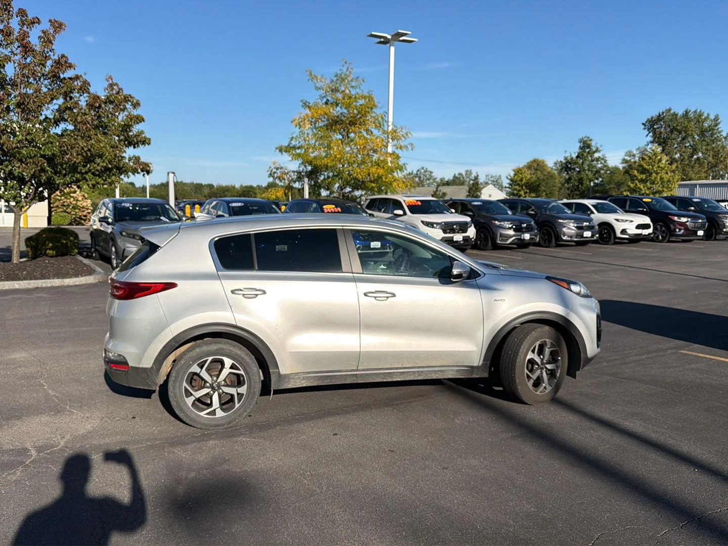 Used 2021 Sparkling Silver Kia LX image 8