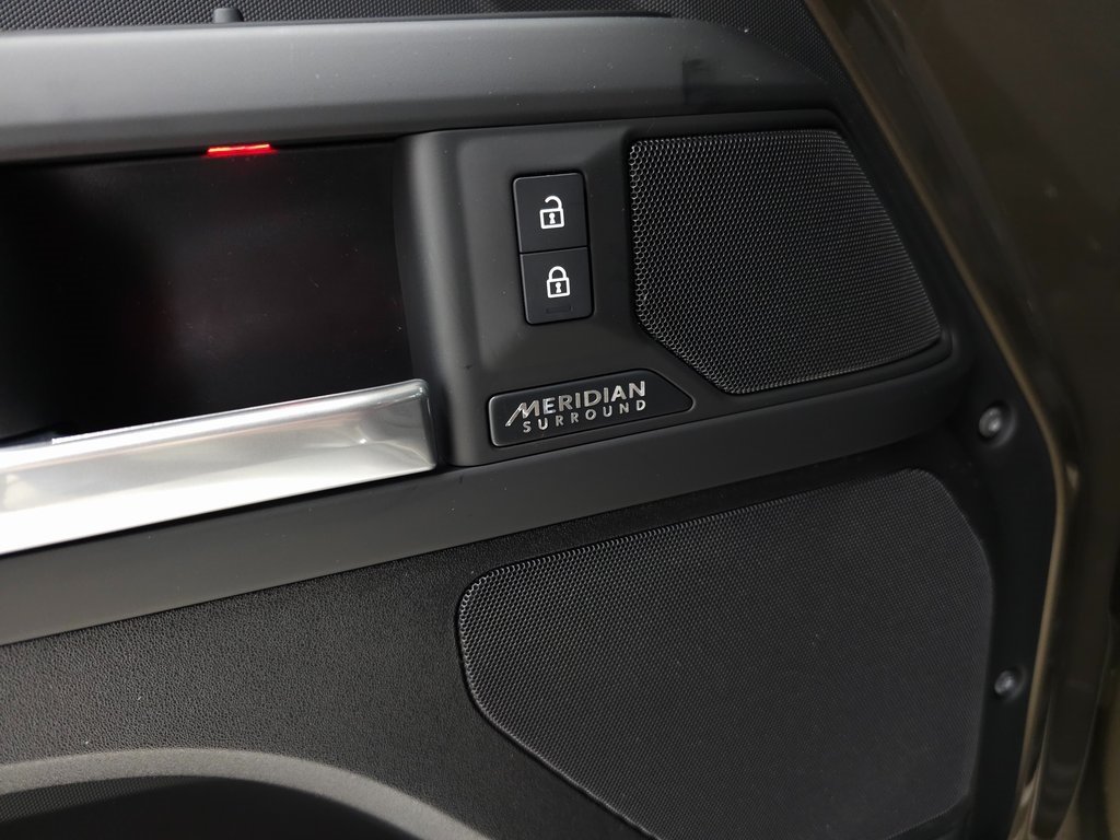 2026 LAND ROVER DEFENDER - Image 14