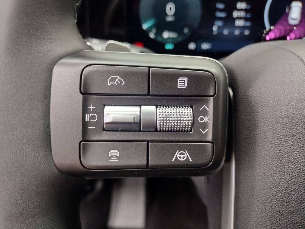 Used 2026 White Hyundai SEL Convenience image 28