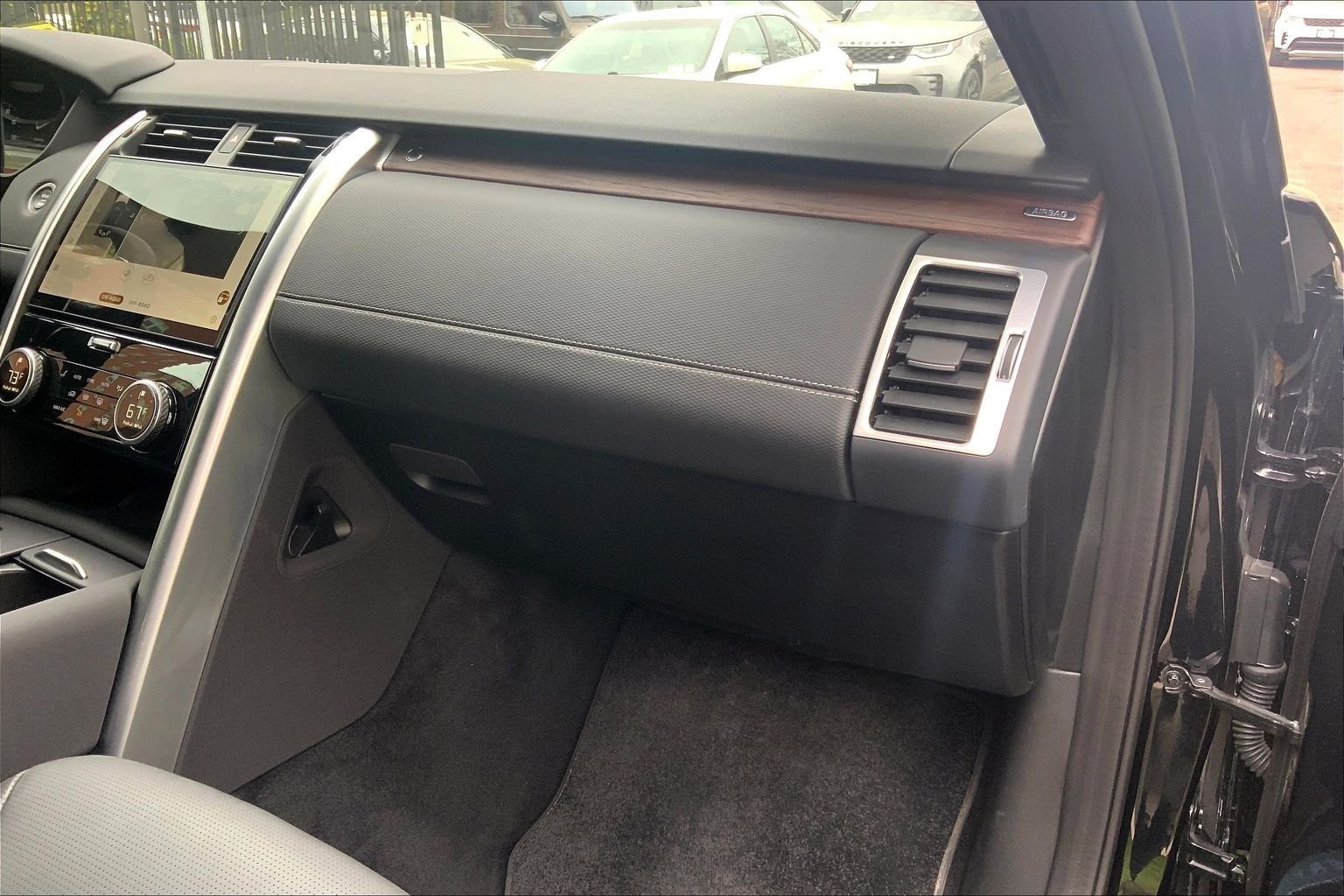 Certified Used 2025 Santorini Black Metallic Land Rover Dynamic SE image 18