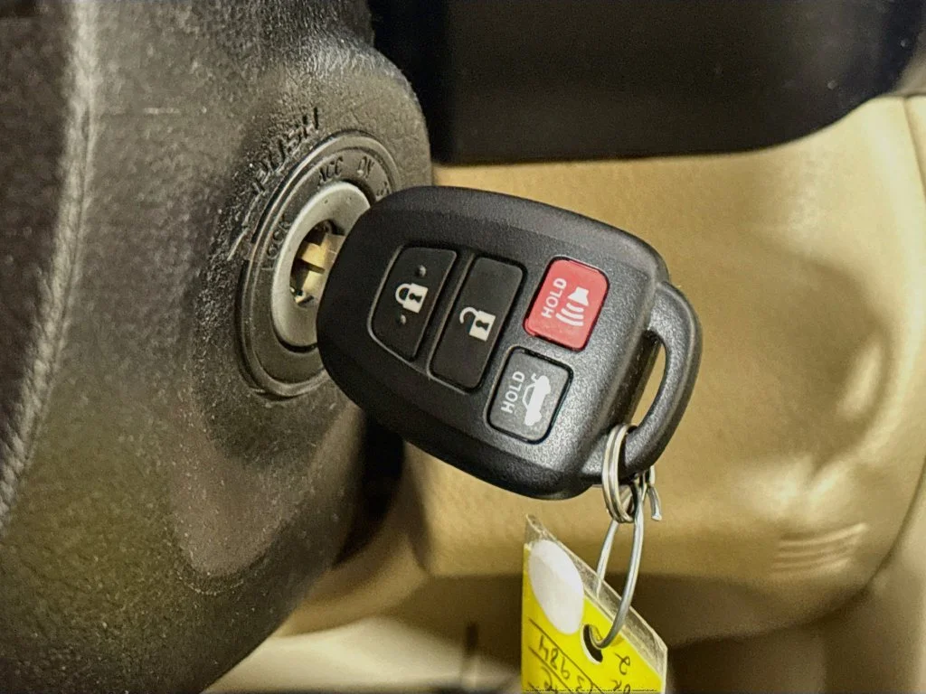 Used 2015 White Toyota XLE image 19
