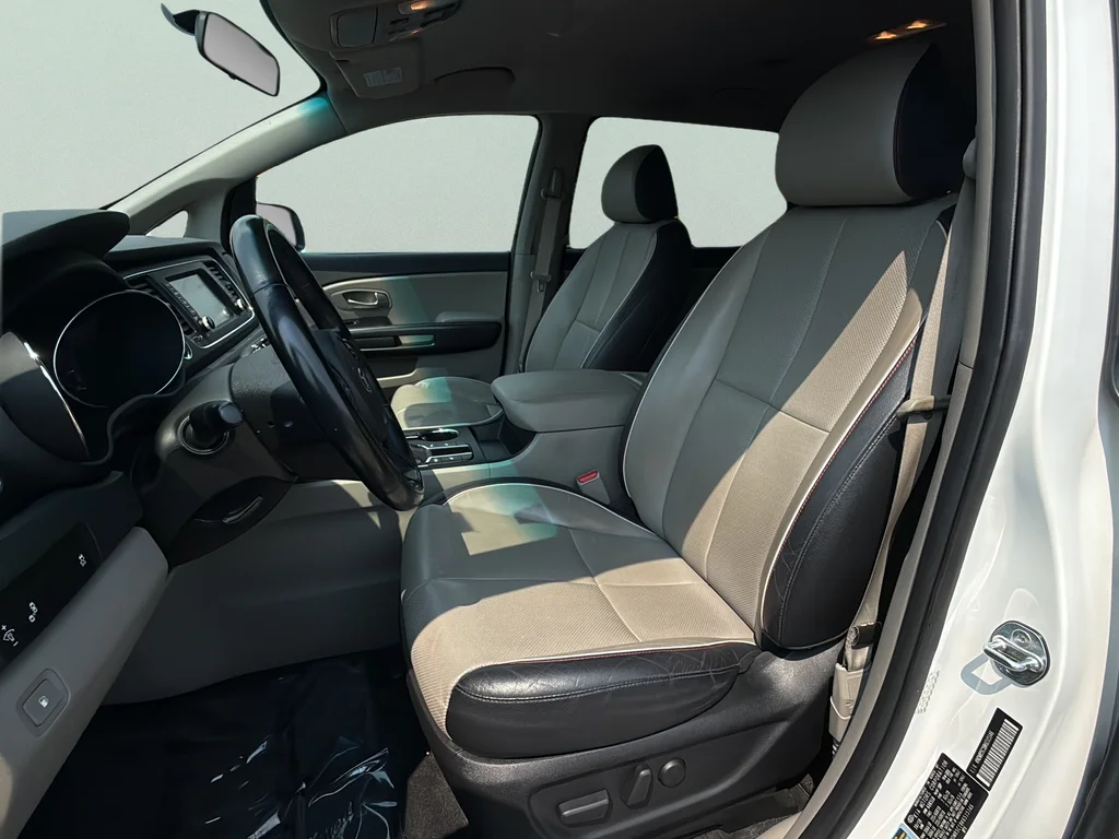 Used 2019 Snow White Pearl Kia EX image 25
