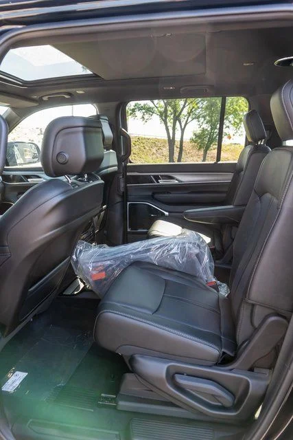 New 2026 High Gloss Black Jeep Limited Altitude image 12