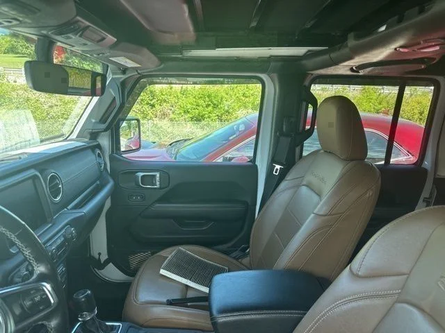 Used 2021 White Jeep Unlimited Sahara image 13