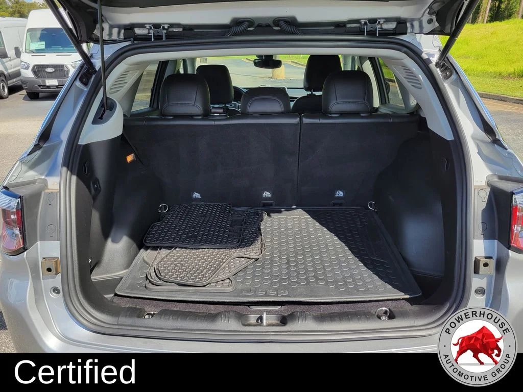 Used 2022 Silver Jeep Latitude image 14