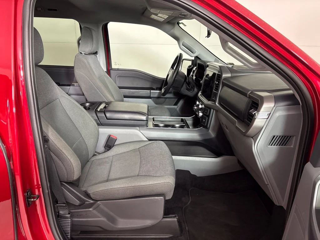 Used 2025 Red Ford XLT image 18