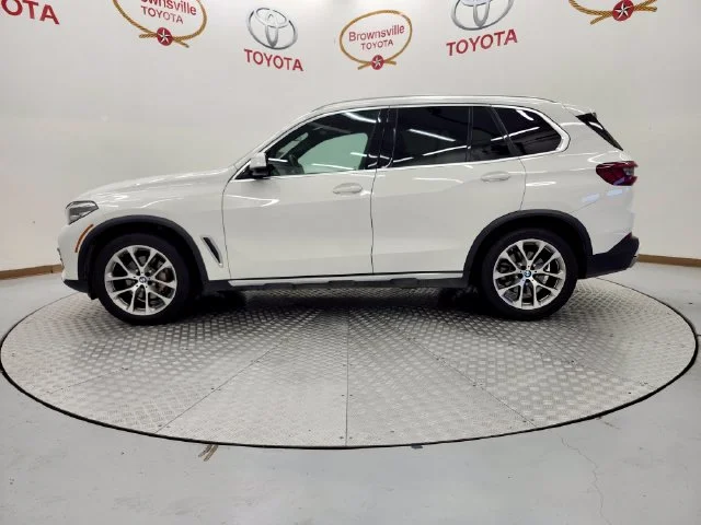 Used 2022 White BMW xDrive40i image 5