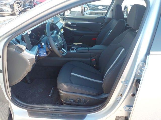 New 2026 Silver Hyundai SEL Sport image 9
