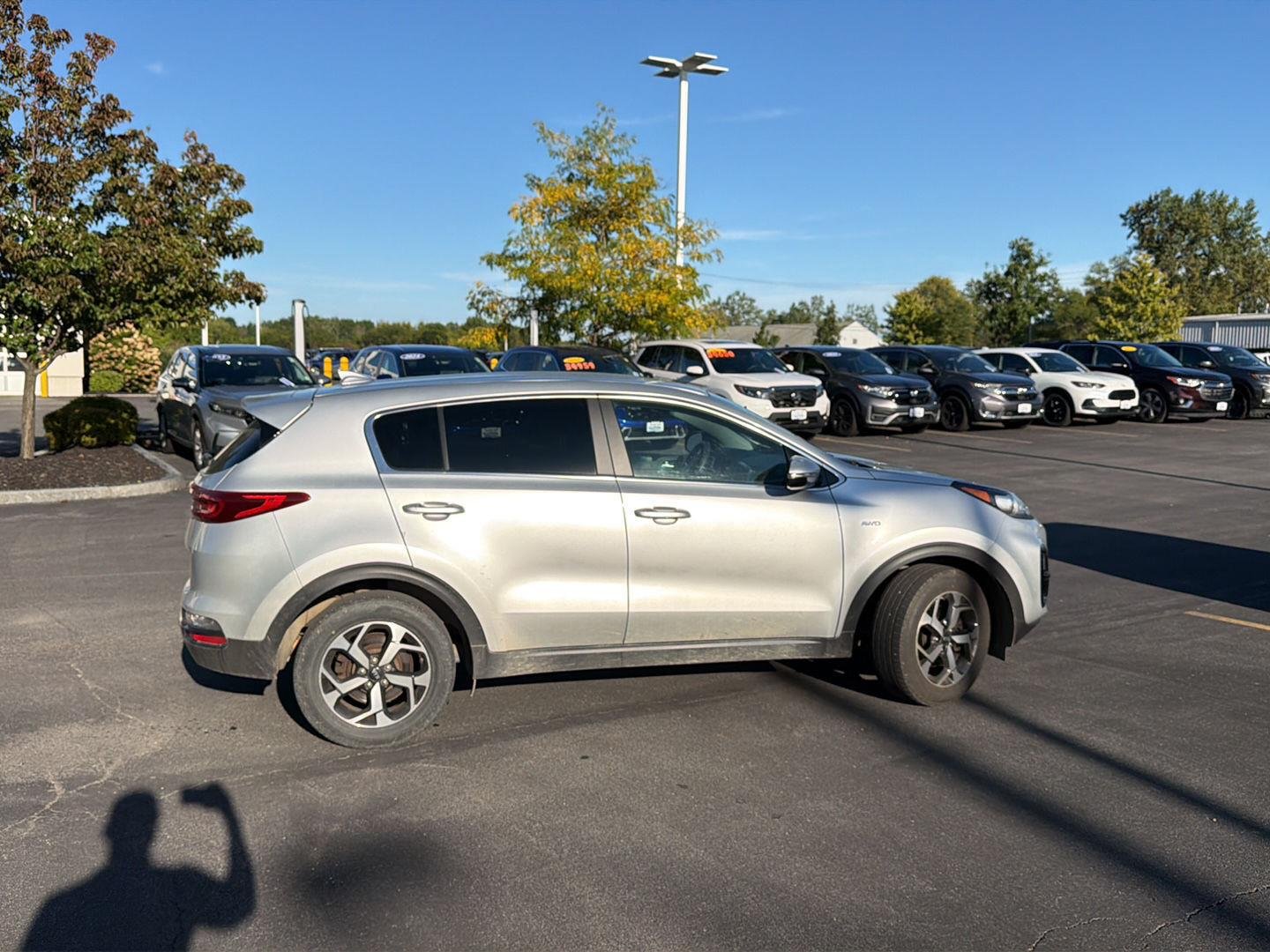 Used 2021 Sparkling Silver Kia LX image 8