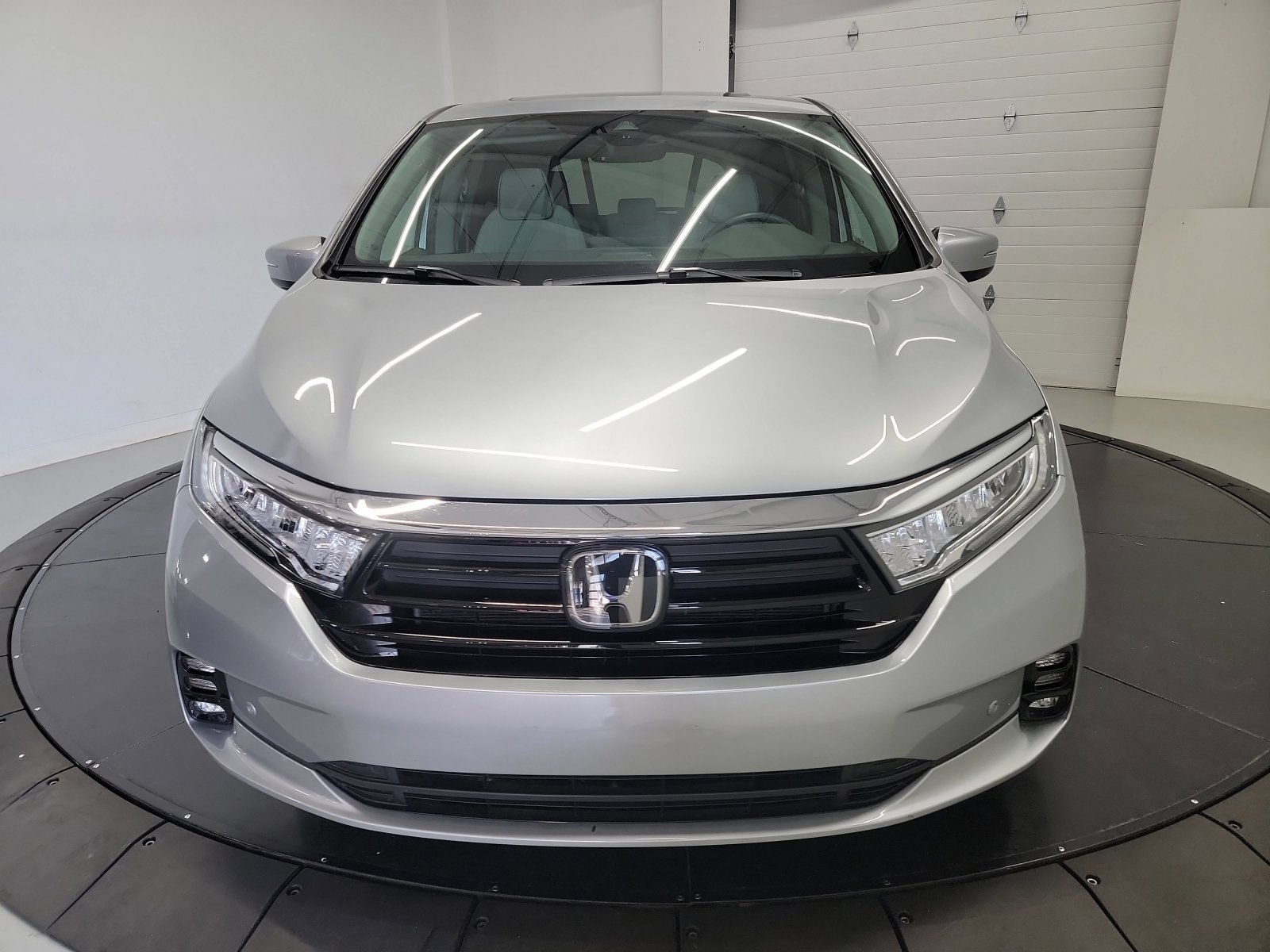 Certified Used 2024 Lunar Silver Metallic Honda Elite image 2