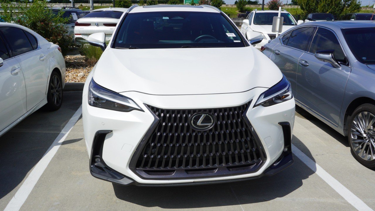 Used 2022 White Lexus NX 350 Premium image 2