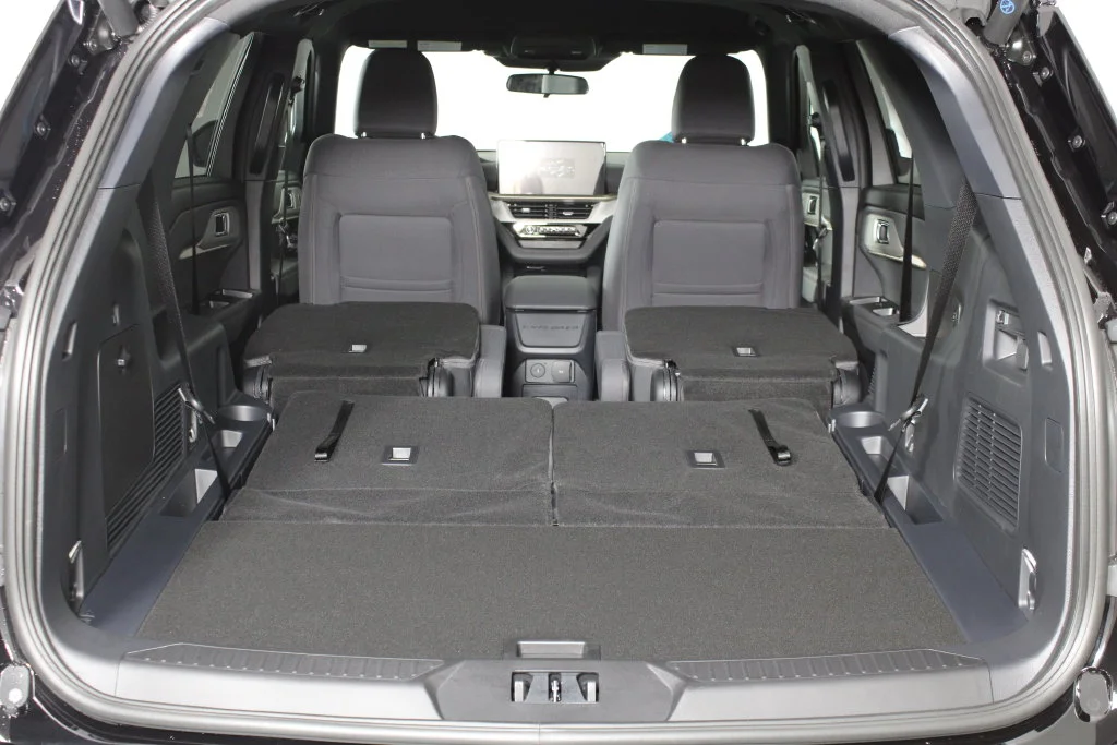 New 2027 Black Ford Active image 9