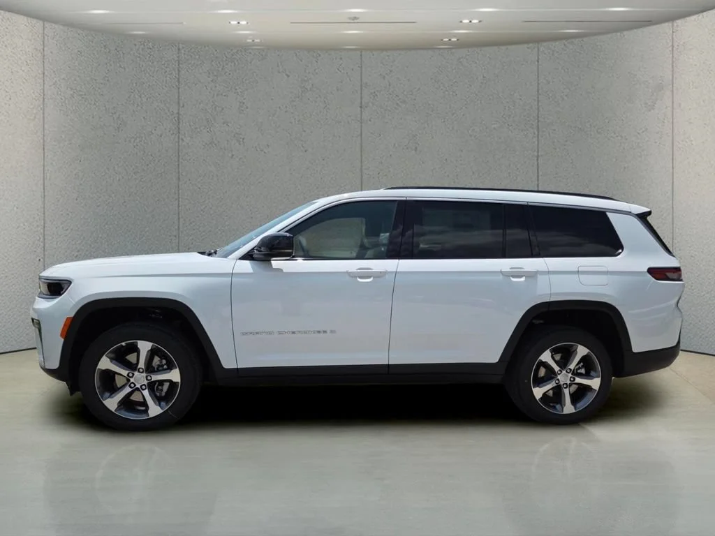 New 2026 Bright White Clear-Coat Exterior Paint Jeep Limited image 9