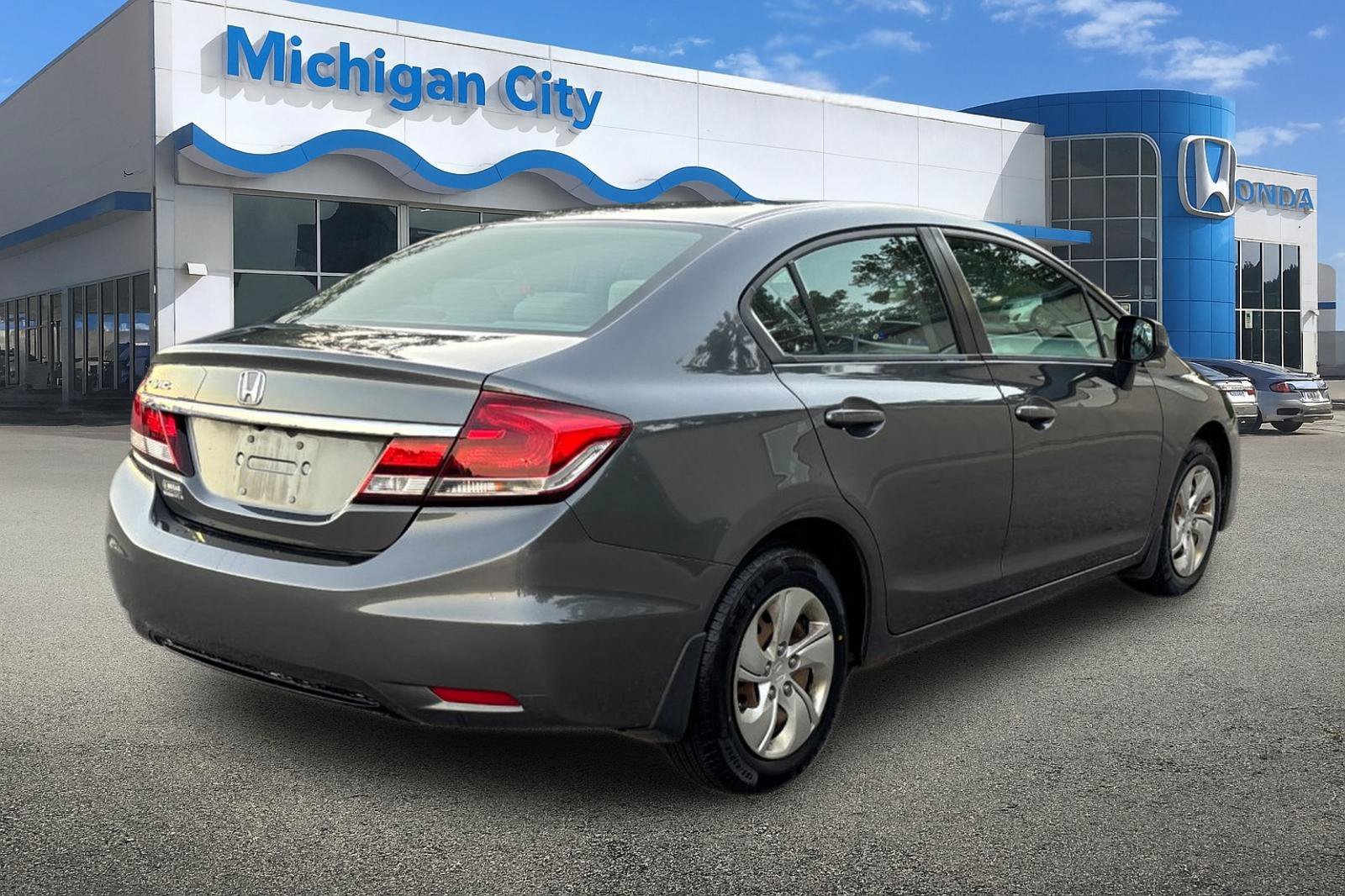 Used 2013  Honda LX image 5