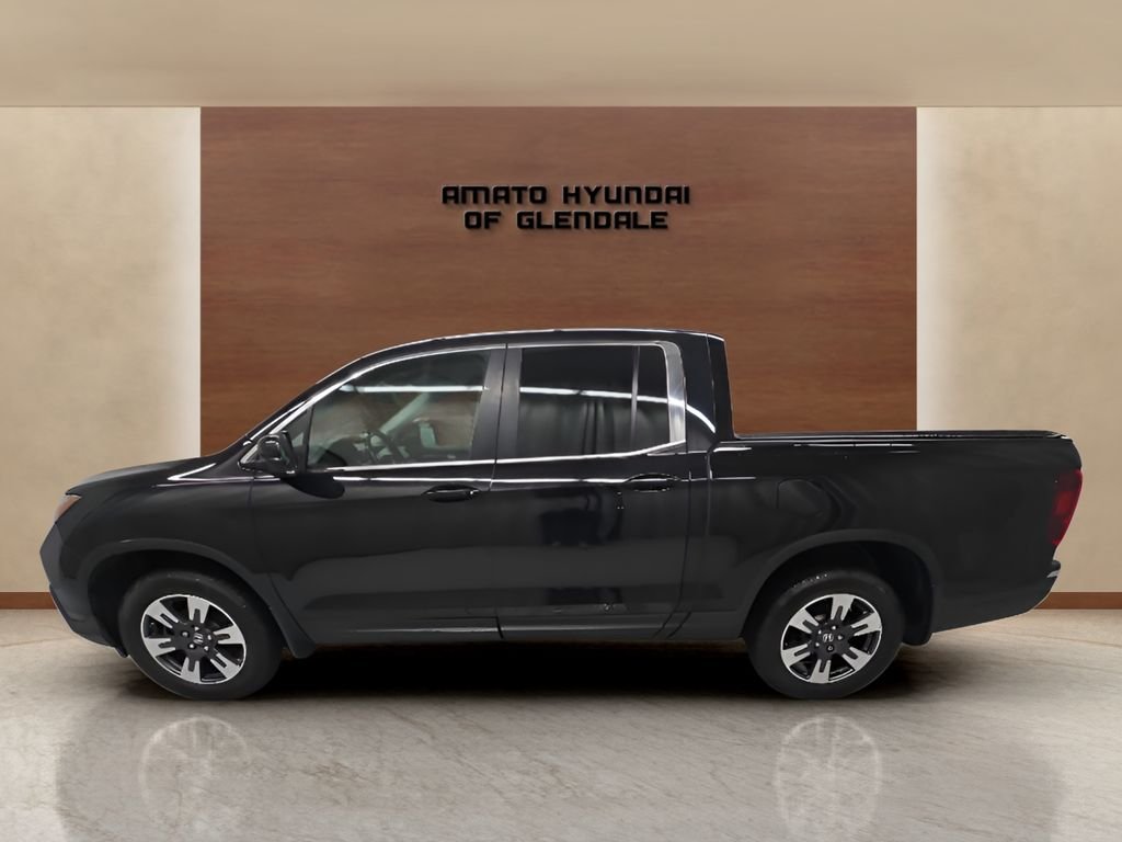 Used 2017 Honda Ridgeline RTL-T with VIN 5FPYK3F6XHB006760 for sale in Glendale, WI