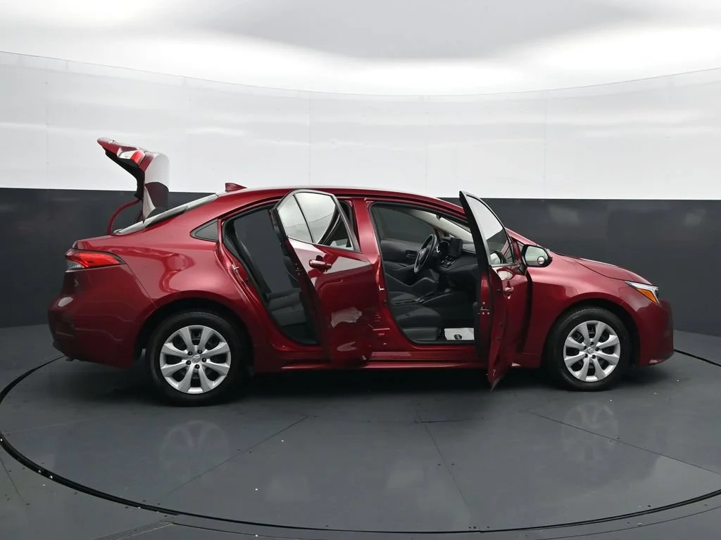 2025 Toyota Corolla LE - Photo 45