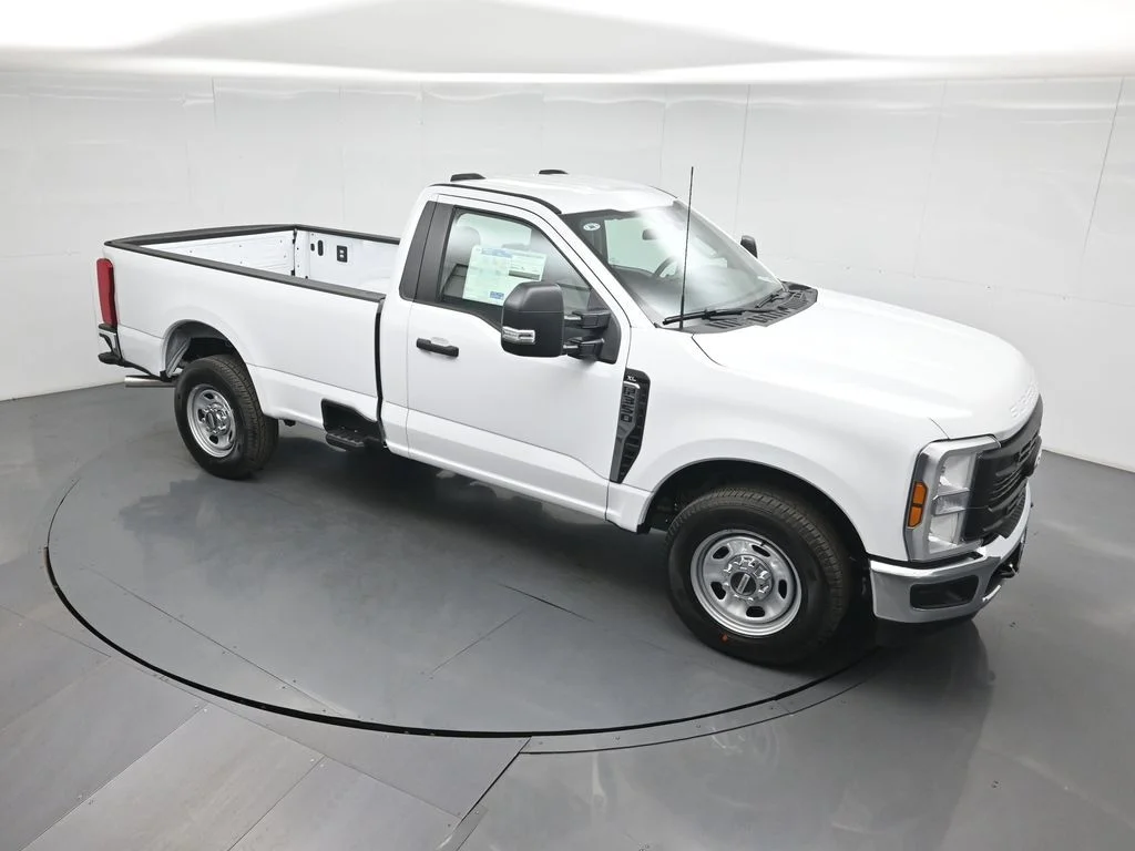 New 2026 Oxford White Ford XL image 29