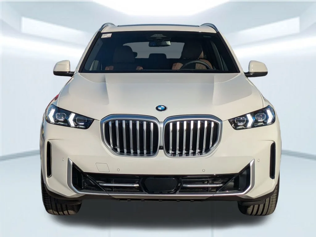 New 2026 White BMW sDrive40i image 8